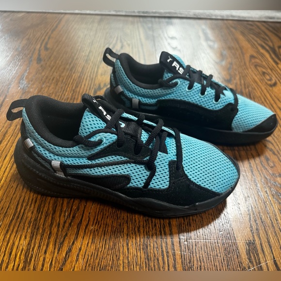 Kids Puma Dreamer Sneakers - Size 2.5Y - Picture 1 of 9